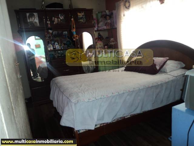 Casa con Terreno en Venta a crédito sector Miraflores Cuenca-Ecuador