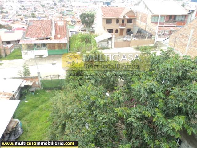 Casa con Terreno en Venta a crédito sector Miraflores Cuenca-Ecuador