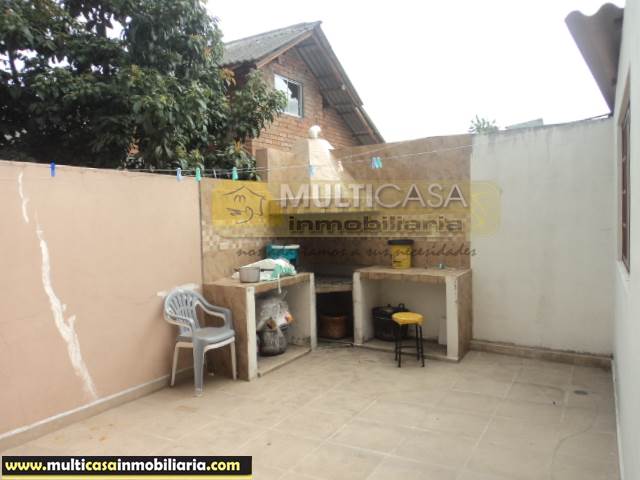 Edificio en Venta a Crédito super comercial sector Feria Libre Cuenca-Ecuador