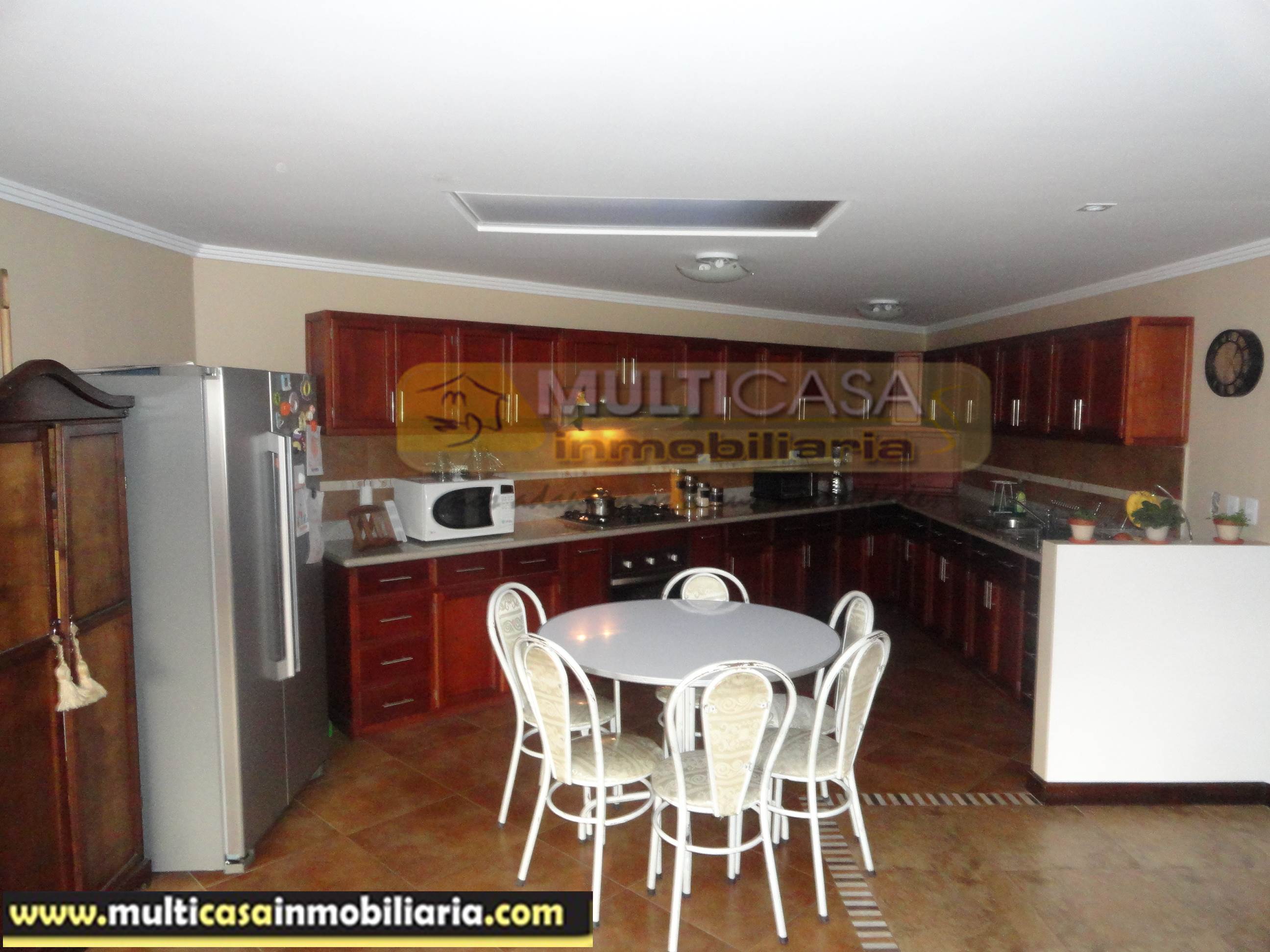 Venta de Hermosa Casa Rentera a crédito sector Colegio La Salle Cuenca-Ecuador