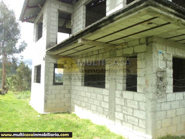 Venta de Terreno con Casa iniciada la construcción a crédito sector Santa Ana-El Chorro Cuenca-Ecuador