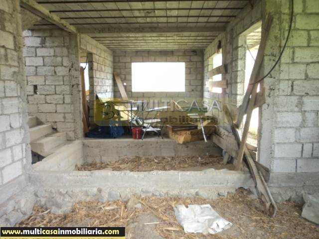 Venta de Terreno con Casa iniciada la construcción a crédito sector Santa Ana-El Chorro Cuenca-Ecuador