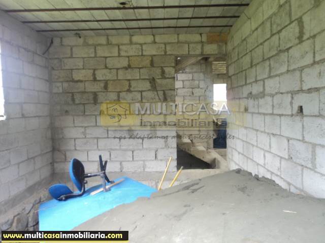 Venta de Terreno con Casa iniciada la construcción a crédito sector Santa Ana-El Chorro Cuenca-Ecuador