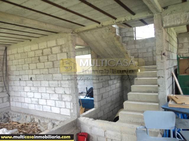 Venta de Terreno con Casa iniciada la construcción a crédito sector Santa Ana-El Chorro Cuenca-Ecuador
