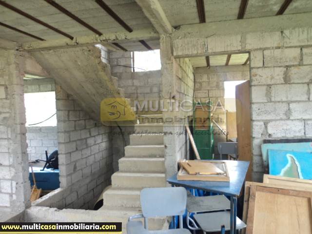 Venta de Terreno con Casa iniciada la construcción a crédito sector Santa Ana-El Chorro Cuenca-Ecuador