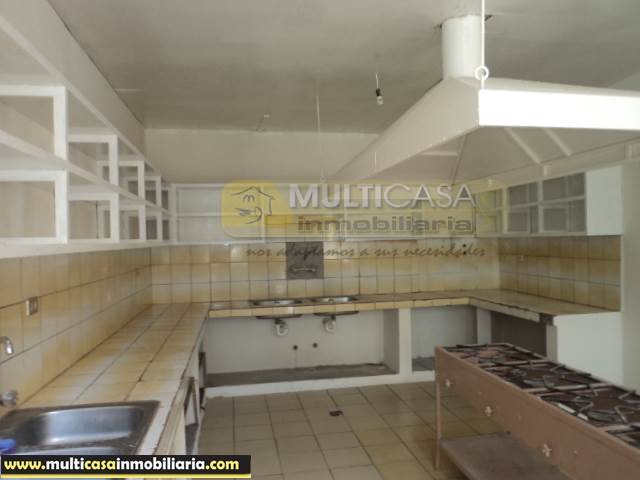 Venta de Hermosa Propiedad Patrimonial a crédito sector Av. Loja Cuenca-Ecuador