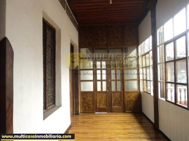 Venta de Hermosa Propiedad Patrimonial a crédito sector Av. Loja Cuenca-Ecuador