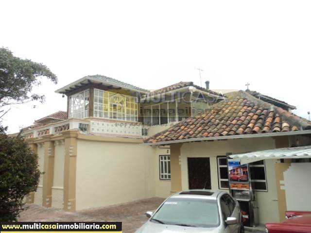 Venta de Hermosa Propiedad Patrimonial a crédito sector Av. Loja Cuenca-Ecuador