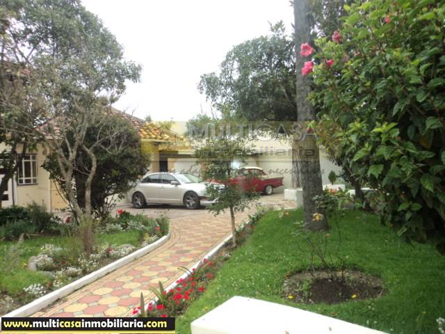 Venta de Hermosa Propiedad Patrimonial a crédito sector Av. Loja Cuenca-Ecuador