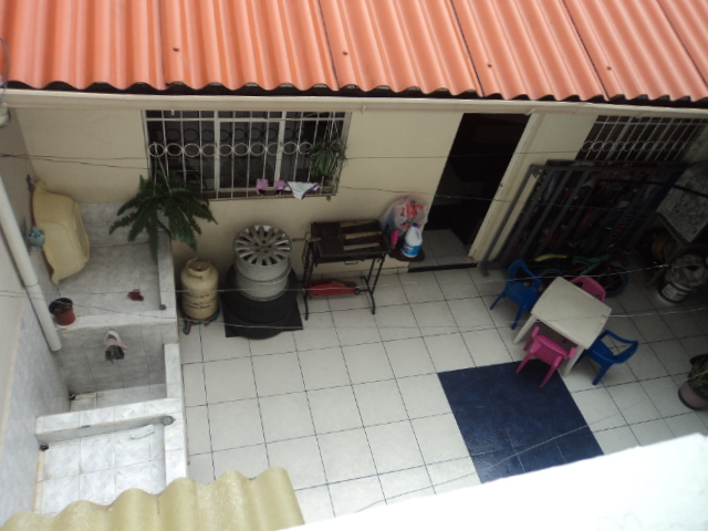 Casa Rentera en Venta con mini departamento, local comercial Sector Totoracocha Cuenca-Ecuador