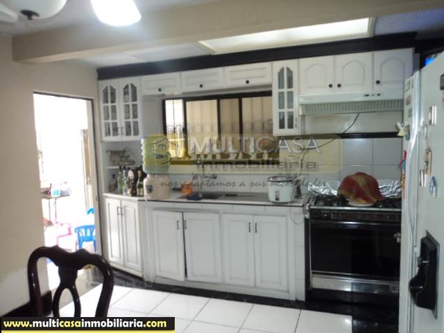 Casa Comercial en Venta a Crédito sector Totoracocha Cuenca-Ecuador