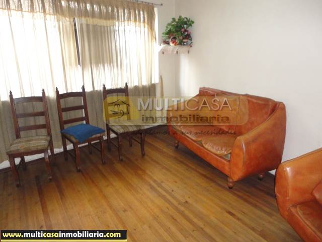 Casa Comercial en Venta con Tres medias aguas una tienda a Crédito Sector Centro de la Ciudad Cuenca-Ecuador
