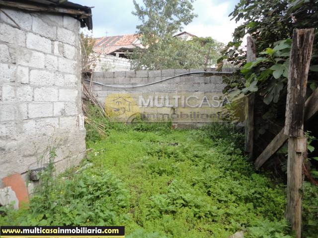 Casa Comercial en Venta con Tres medias aguas una tienda a Crédito Sector Centro de la Ciudad Cuenca-Ecuador