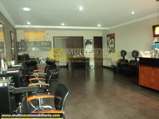 Casa Comercial en Venta a Crédito sector Av. 12 de Abril Cuenca-Ecuador