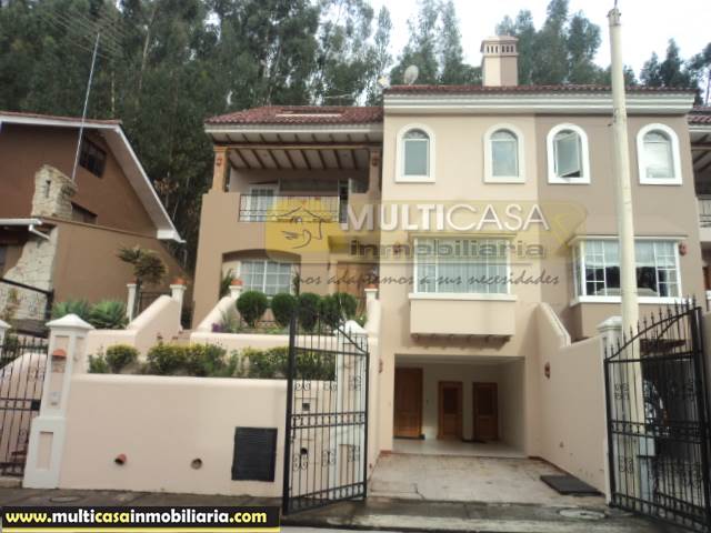 Venta de Hermosa Casa en Urbanización a crédito sector Av. 12 de Octubre Cuenca-Ecuador
