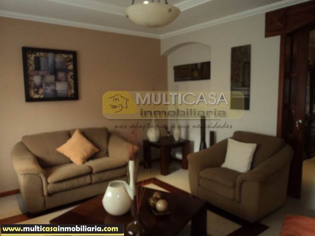 Venta de Hermosa Casa en Urbanización a crédito sector Av. 12 de Octubre Cuenca-Ecuador