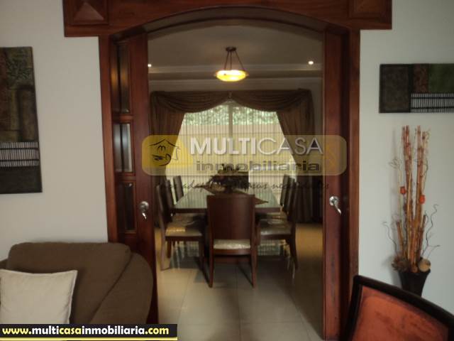 Venta de Hermosa Casa en Urbanización a crédito sector Av. 12 de Octubre Cuenca-Ecuador