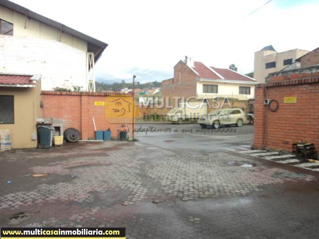 Venta de Hermosa Nave Industrial a crédito sector Colegio Borja Cuenca-Ecuador