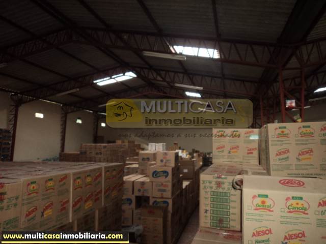 Venta de Hermosa Nave Industrial a crédito sector Colegio Borja Cuenca-Ecuador