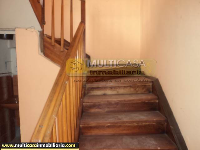 Venta de Hermosa Casa Rentera de nueve dormitorios a crédito sector Cdla Ãlvarez Cuenca-Ecuador