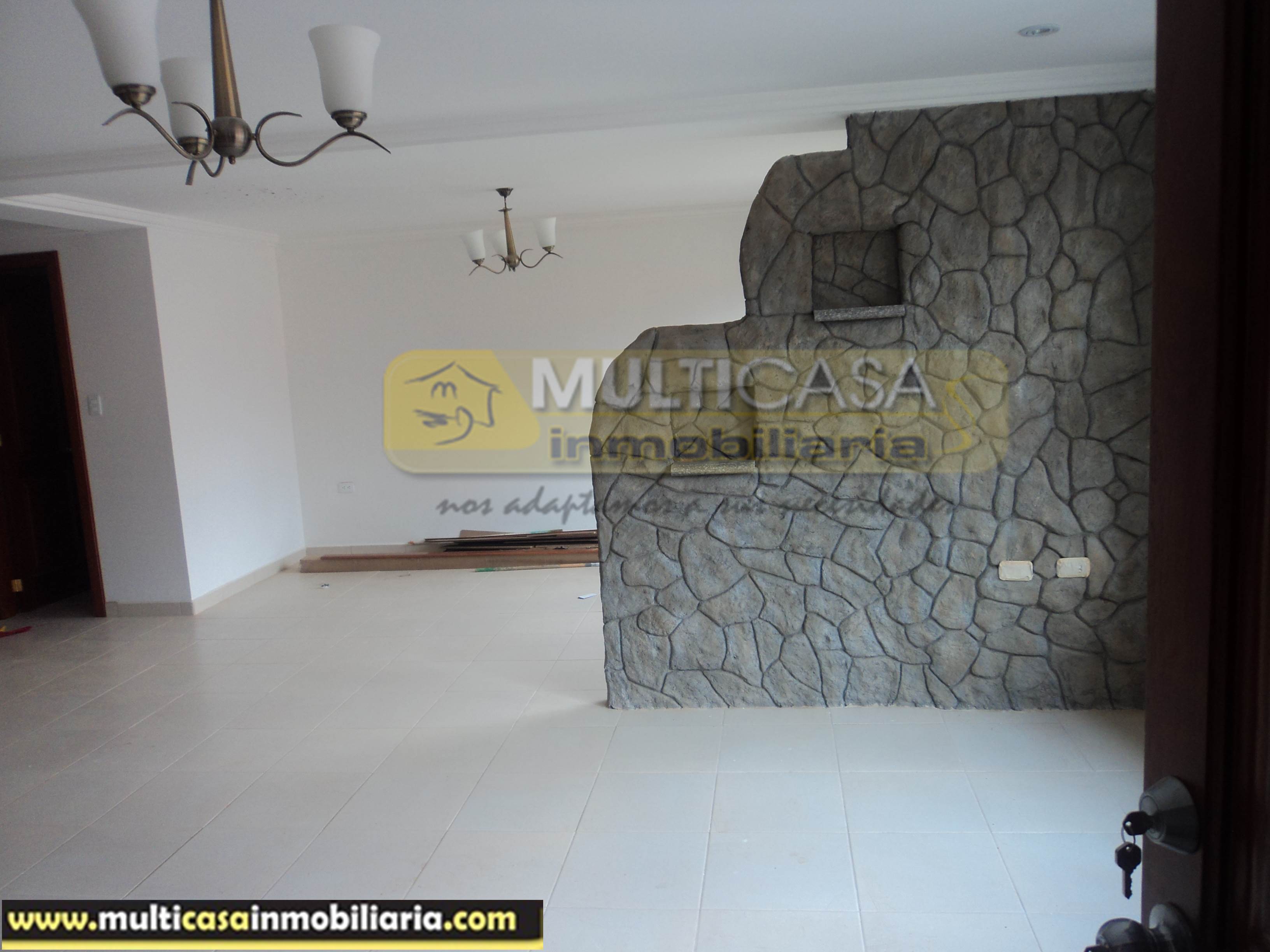 Venta de Hermosa Casa Rentera por estrenar de Tres Departamentos a crédito sector Miraflores Cuenca-Ecuador