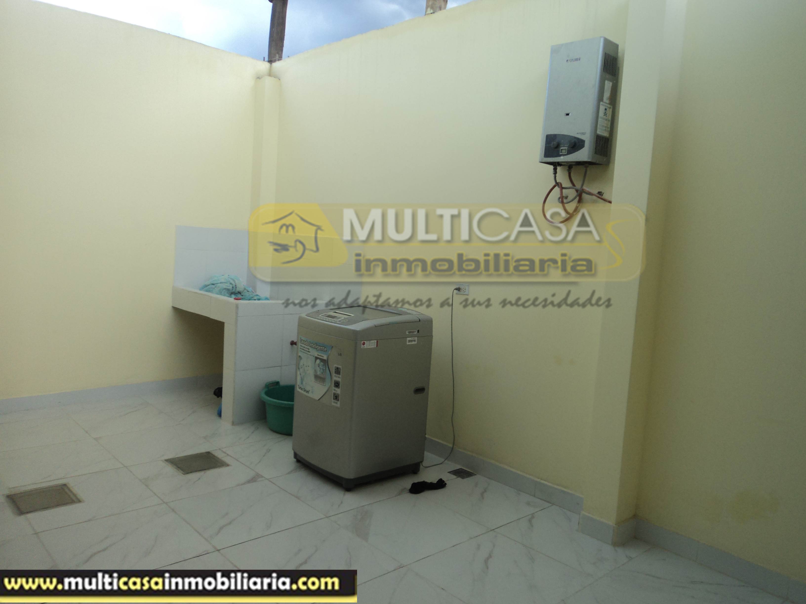 Venta de Hermosa Casa Rentera por estrenar a crédito sector Feria Libre Cuenca-Ecuador