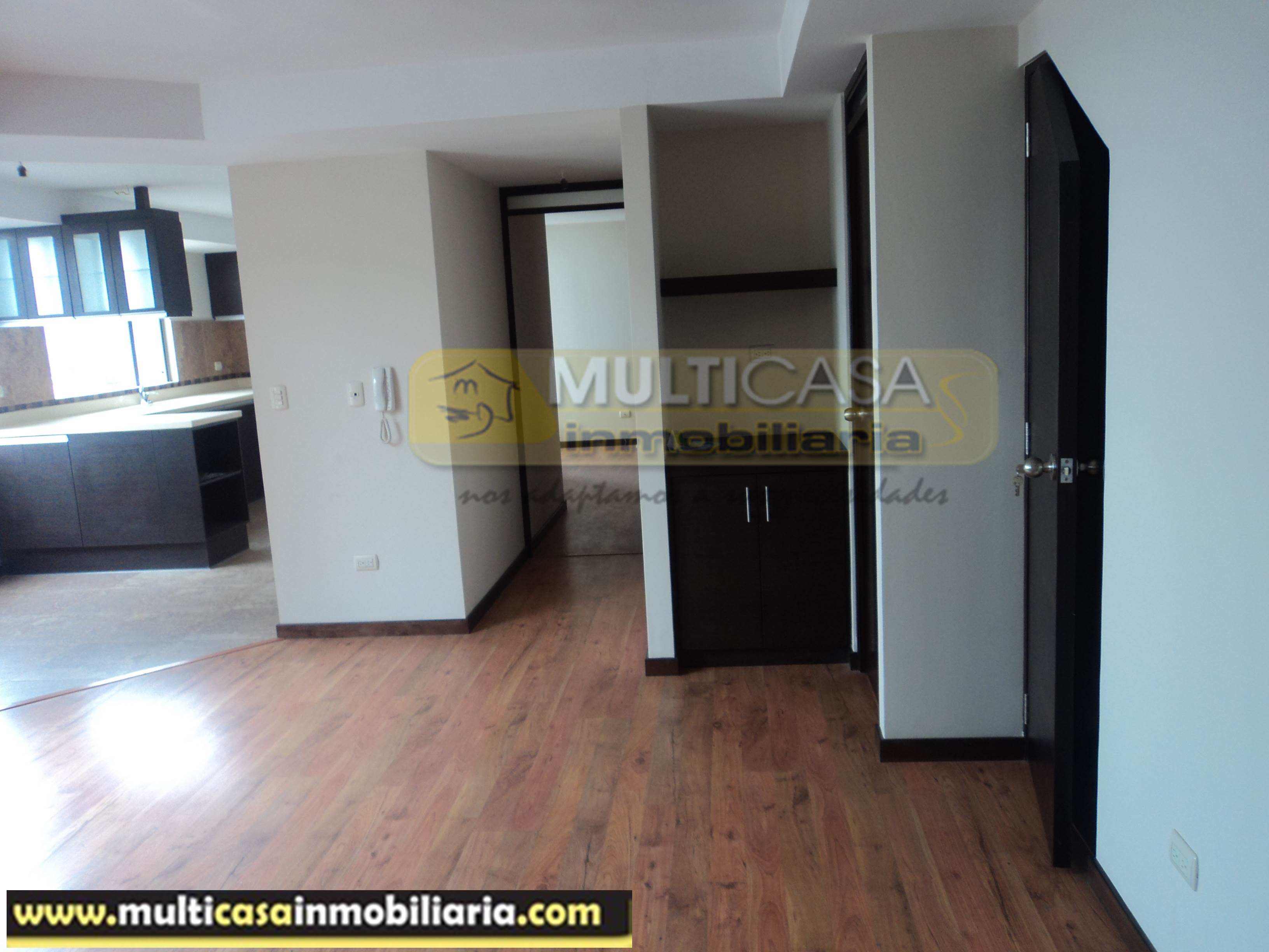 Venta de Hermoso Penthouse a crédito sector Diario El Mercurio Cuenca - Ecuador