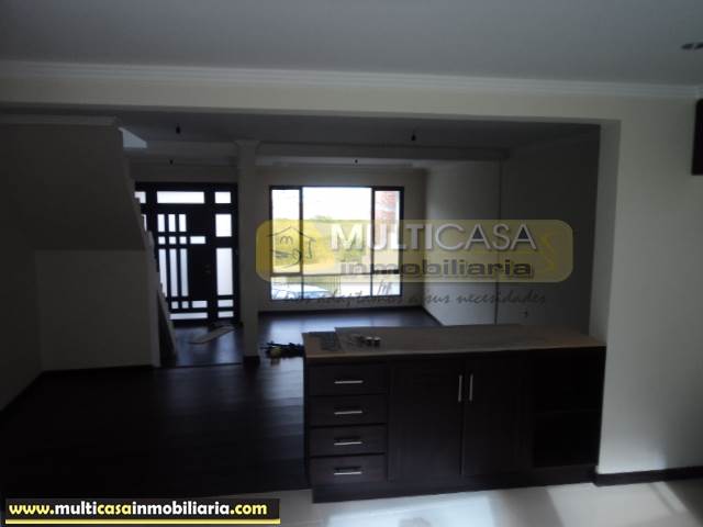 Villa por estrenar en Venta a Crédito sector Oro Verde Cuenca-Ecuador