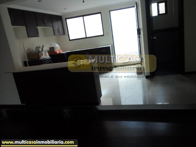 Villa por estrenar en Venta a Crédito sector Oro Verde Cuenca-Ecuador