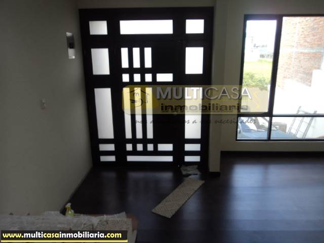 Villa por estrenar en Venta a Crédito sector Oro Verde Cuenca-Ecuador