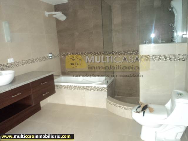 Casa en Venta a Crédito en condominio Sector Challuabamba Cuenca-Ecuador
