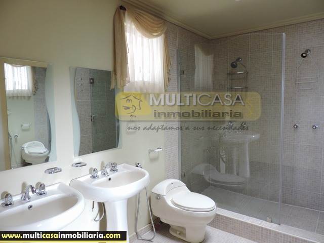Arriendo Villa de Lujo Sector San Joaquín Cuenca-Ecuador