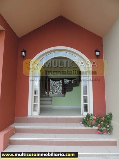 Arriendo Villa de Lujo Sector San Joaquín Cuenca-Ecuador