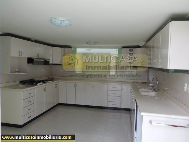 Arriendo Villa de Lujo Sector San Joaquín Cuenca-Ecuador