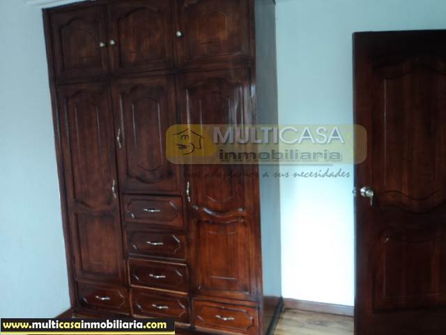 Casa de dos Departamentos en Venta a Crédito Sector Feria Libre Cuenca-Ecuador