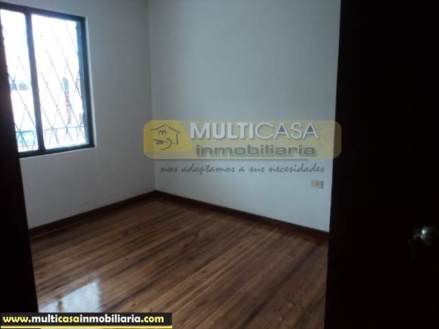 Casa de dos Departamentos en Venta a Crédito Sector Feria Libre Cuenca-Ecuador
