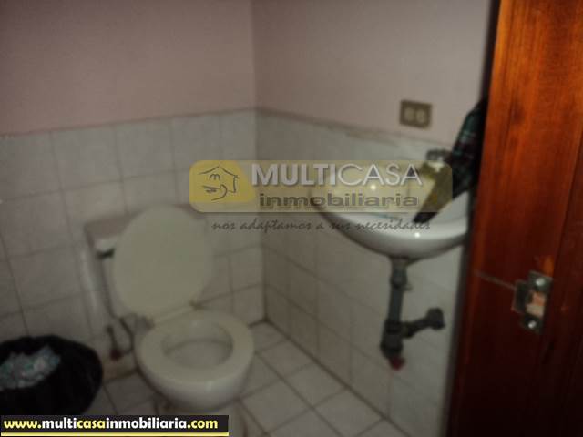 Casa Rentera en Venta dos mini departamentos, local comercial Sector Narancay Bajo Cuenca-Ecuador