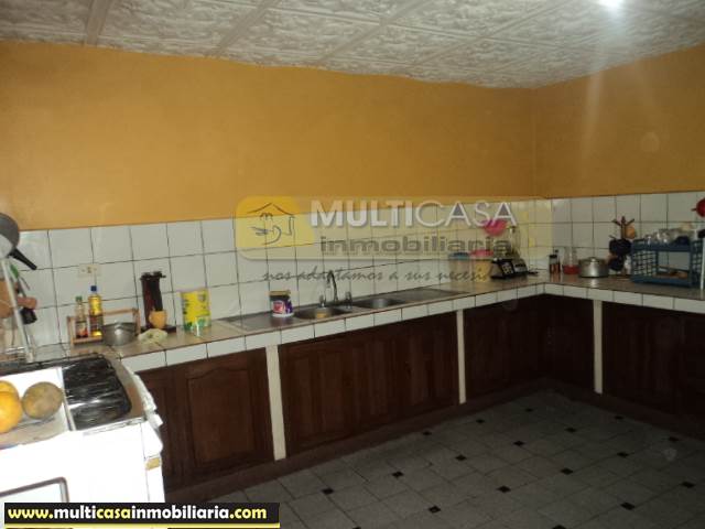 Venta de Hermosa Casa Amplia con un Departamento a crédito sector Gran Manzana Cuenca-Ecuador