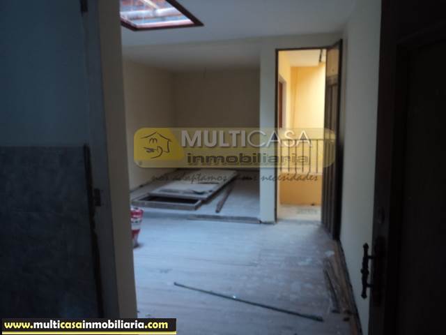 Venta de Hermosa Casa con Local Comercial a crédito sector Paraíso Cuenca-Ecuador