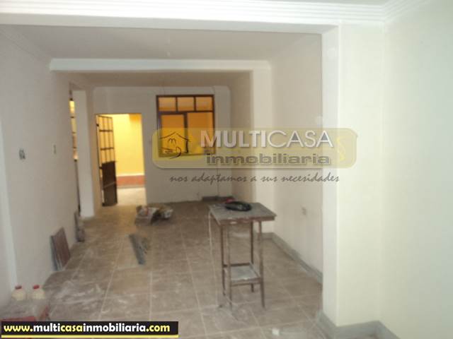 Venta de Hermosa Casa con Local Comercial a crédito sector Paraíso Cuenca-Ecuador