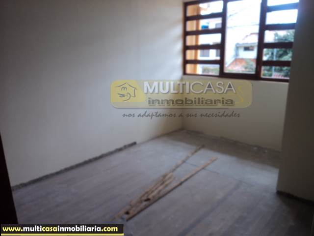 Venta de Hermosa Casa con Local Comercial a crédito sector Paraíso Cuenca-Ecuador