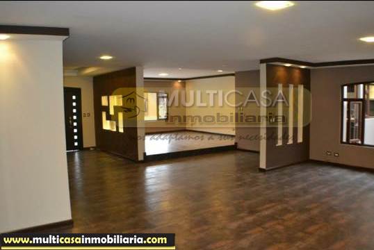 Casa en Venta a Crédito de Lujo Sector Ordoñez Lazo Cuenca-Ecuador