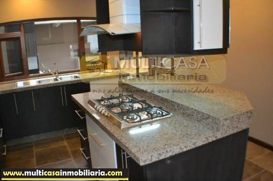 Casa en Venta a Crédito de Lujo Sector Ordoñez Lazo Cuenca-Ecuador