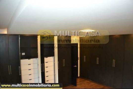 Casa en Venta a Crédito de Lujo Sector Ordoñez Lazo Cuenca-Ecuador
