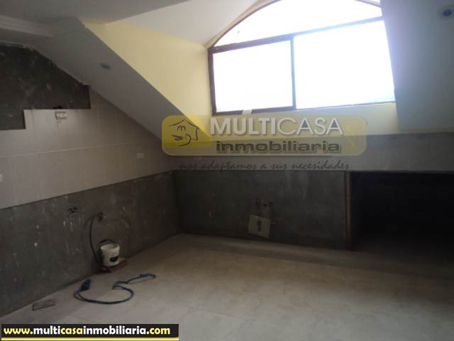 Casa Rentera en Venta de cinco departamentos Sector Totoracocha Cuenca-Ecuador