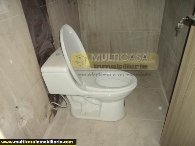 Casa Comercial en Venta a Crédito de Cinco Departamentos Sector Totoracocha Cuenca-Ecuador