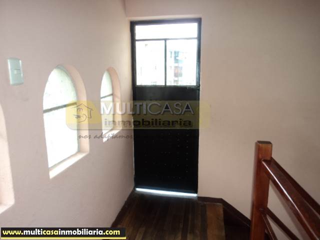 Casa Comercial en Venta dos locales comerciales Sector Centro de la Ciudad Cuenca-Ecuador