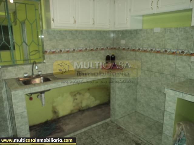 Venta de Hermosa Casa Rentera de tres Departamentos a crédito sector Paraíso Cuenca-Ecuador
