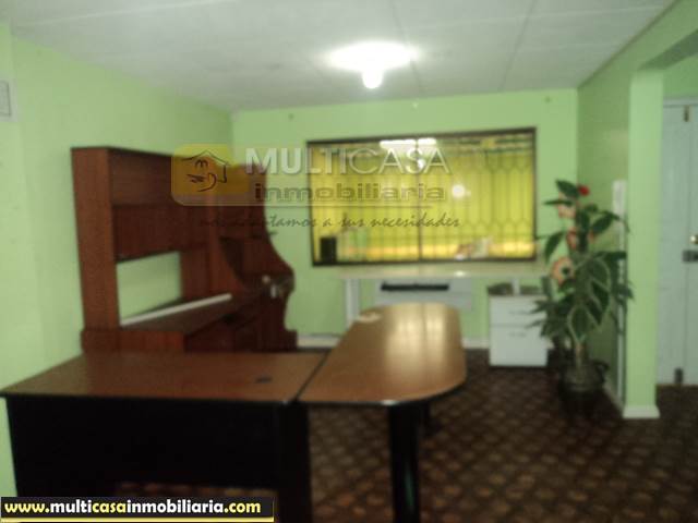Venta de Hermosa Casa Rentera de tres Departamentos a crédito sector Paraíso Cuenca-Ecuador