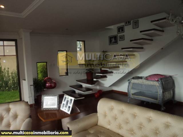 Venta de Hermosa Casa a crédito sector Hospital de Río Cuenca-Ecuador